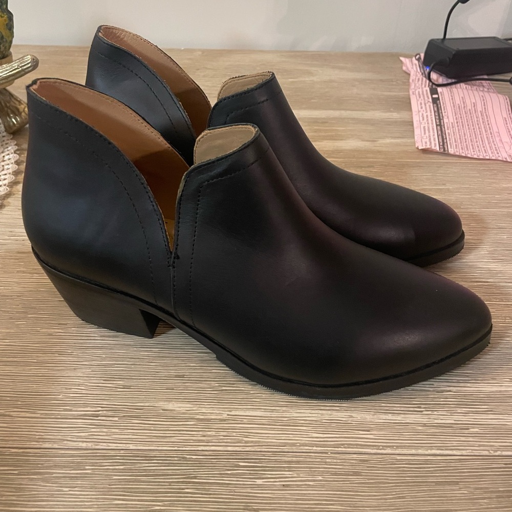 Nisolo Black Ankle Boots